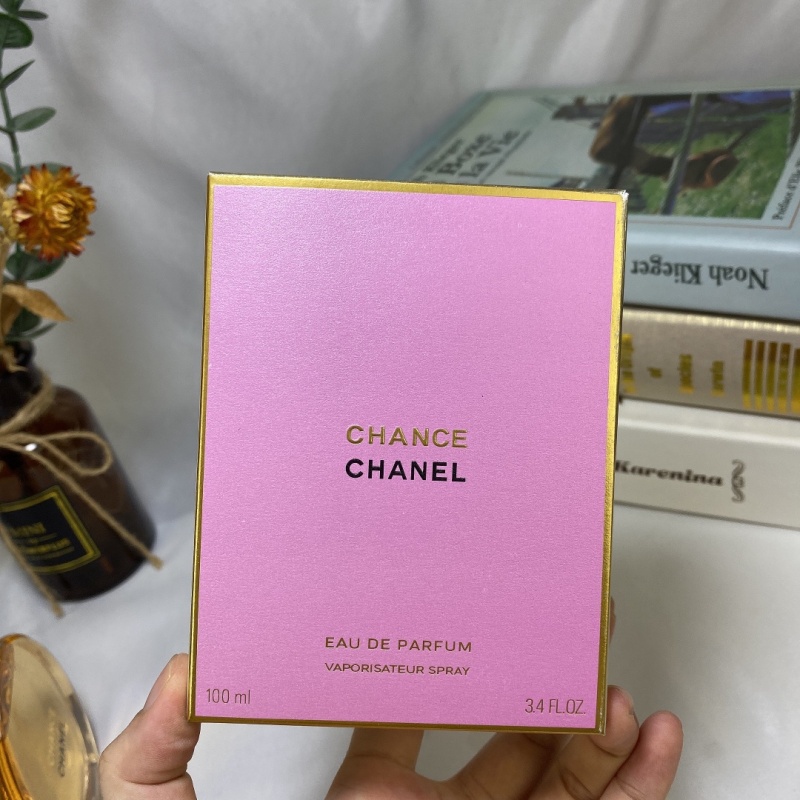 CHANEL Chance Eau de Parfum (Mate Cap) - Floral Woody Perfume for Women