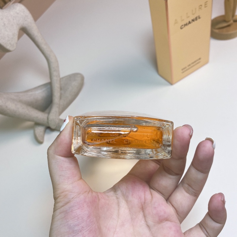 CHANEL Allure Eau de Parfum for Women – Timeless Floral Oriental Fragrance
