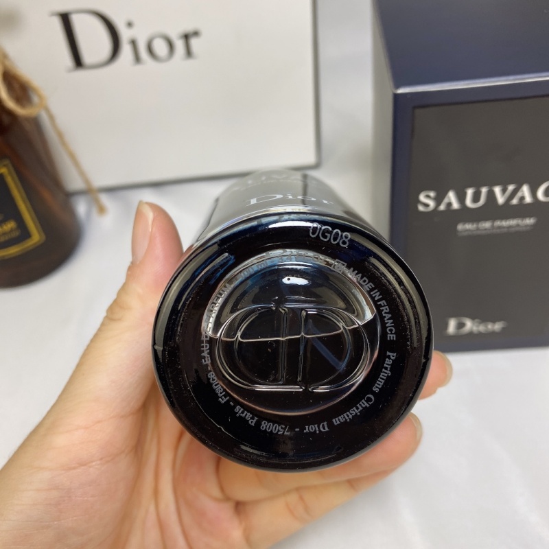 Dior Sauvage Eau de Parfum for Men – Luxury Fresh Men's Cologne Wholesale in Bulk