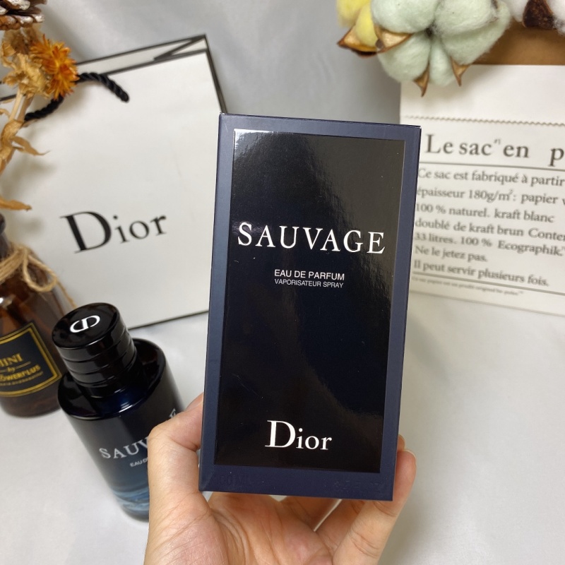 Dior Sauvage Eau de Parfum for Men – Luxury Fresh Men's Cologne Wholesale in Bulk
