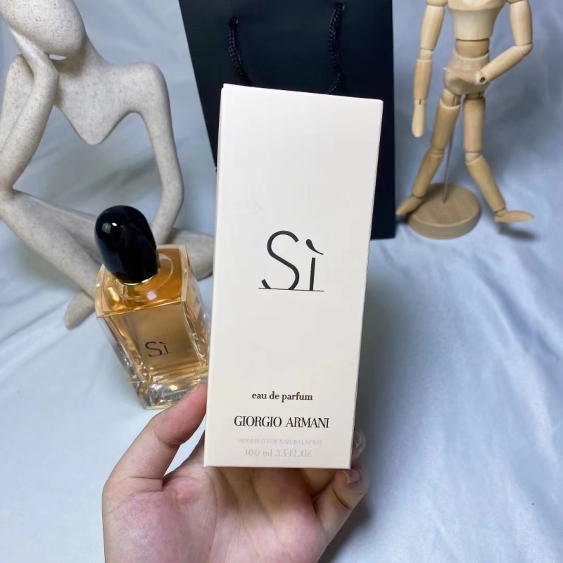 Giorgio Armani Si Eau de Parfum - Designer Perfume Retailers & Online Stores