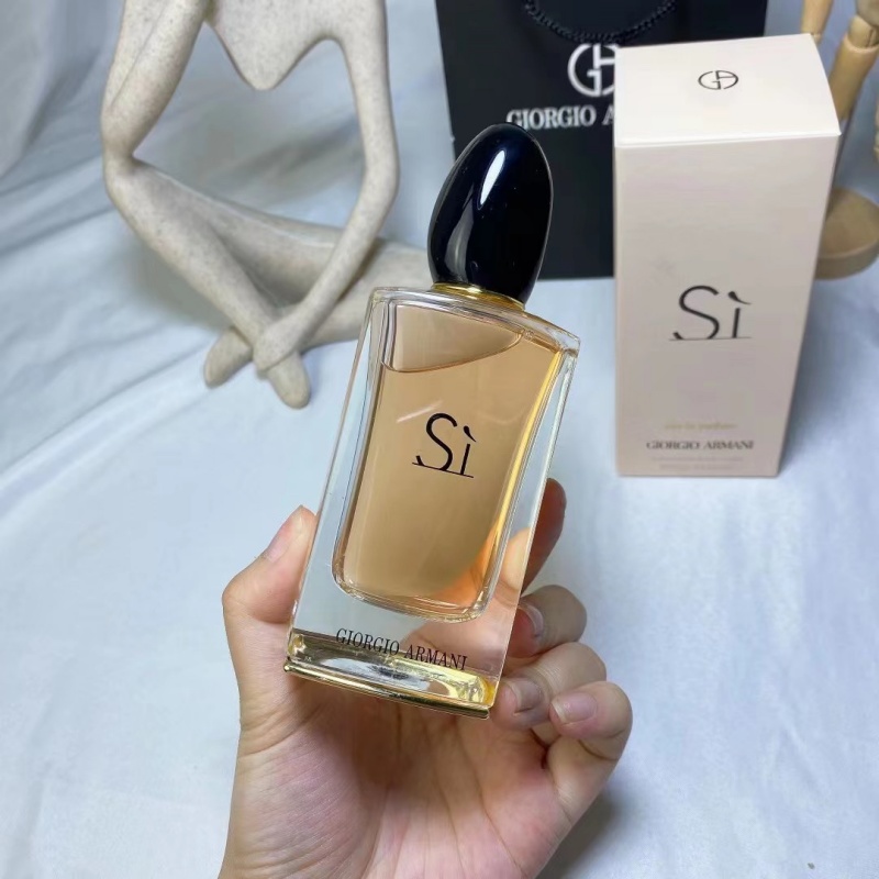 Giorgio Armani Si Eau de Parfum - Designer Perfume Retailers & Online Stores